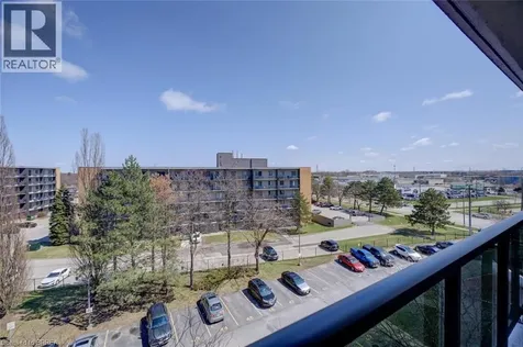 9 Bonheur Court Brantford ON N3P 1Z5