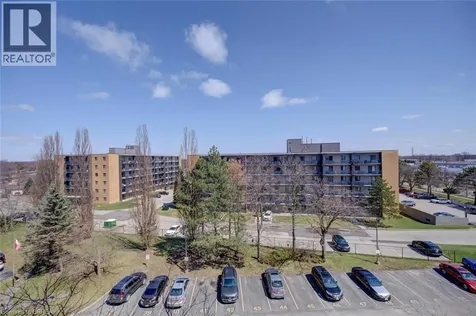 9 Bonheur Court Brantford ON N3P 1Z5
