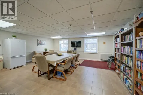 9 Bonheur Court Brantford ON N3P 1Z5