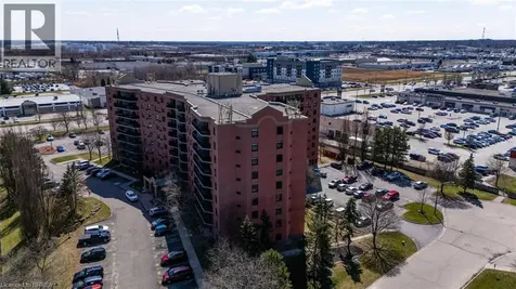 9 Bonheur Court Brantford ON N3P 1Z5