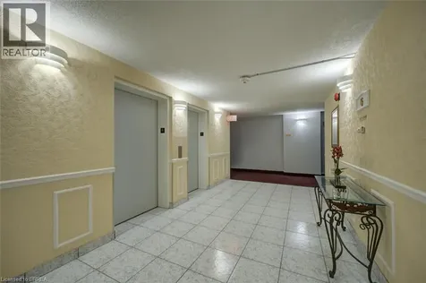 9 Bonheur Court Brantford ON N3P 1Z5