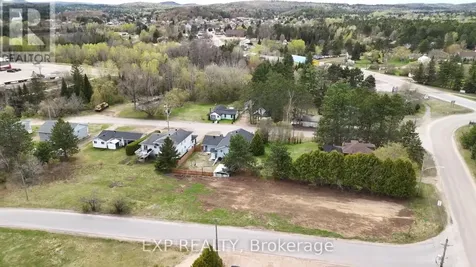 8 Walker Street Madawaska Valley ON K0J 1B0
