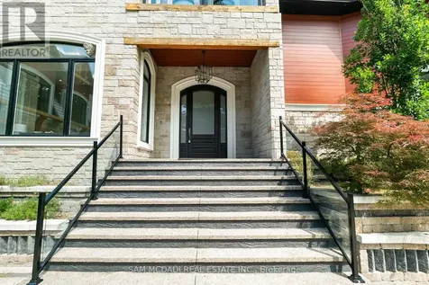 15 Glenview Heights Lane King ON L3Y 4V9
