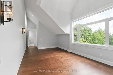 15 Glenview Heights Lane King ON L3Y 4V9