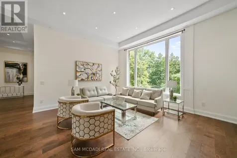15 Glenview Heights Lane King ON L3Y 4V9