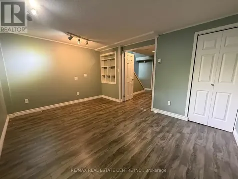219 Kingswood Drive Kitchener ON N2E 3J5