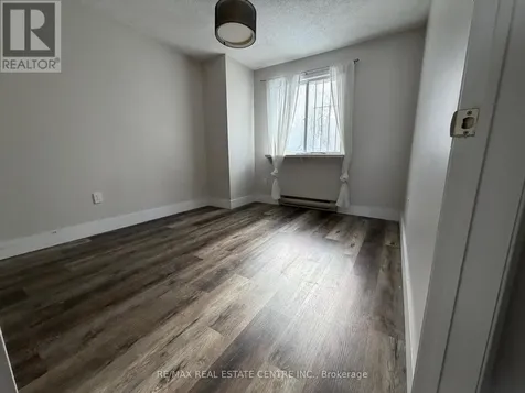 219 Kingswood Drive Kitchener ON N2E 3J5