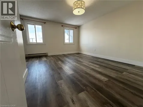 219 Kingswood Drive Kitchener ON N2E 3J5