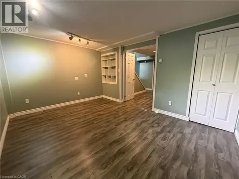 219 Kingswood Drive Kitchener ON N2E 3J5