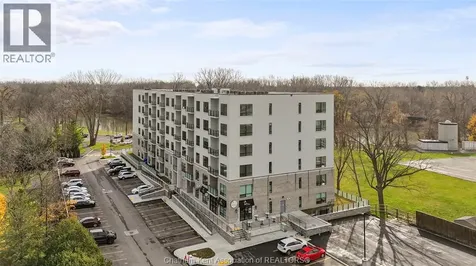 364 Grand Avenue East Chatham ON N7L 1W6
