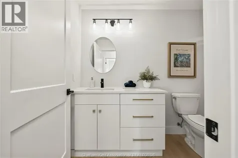 364 Grand Avenue East Chatham ON N7L 1W6