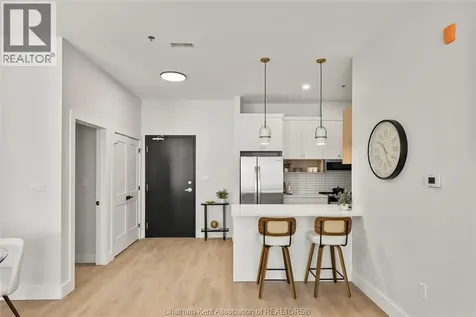 364 Grand Avenue East Chatham ON N7L 1W6