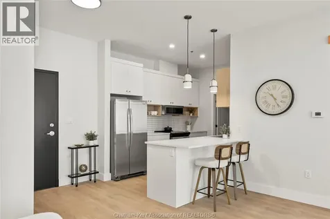 364 Grand Avenue East Chatham ON N7L 1W6