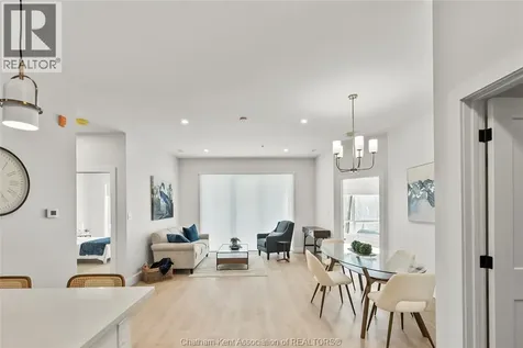 364 Grand Avenue East Chatham ON N7L 1W6