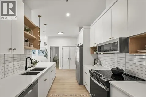 364 Grand Avenue East Chatham ON N7L 1W6