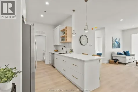 364 Grand Avenue East Chatham ON N7L 1W6