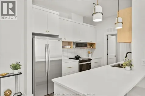 364 Grand Avenue East Chatham ON N7L 1W6