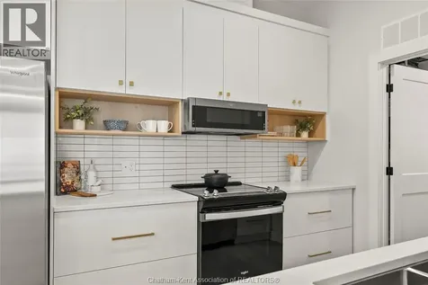 364 Grand Avenue East Chatham ON N7L 1W6