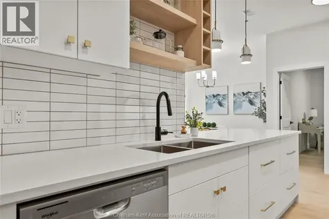 364 Grand Avenue East Chatham ON N7L 1W6