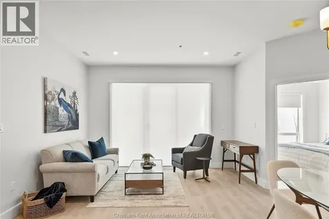 364 Grand Avenue East Chatham ON N7L 1W6