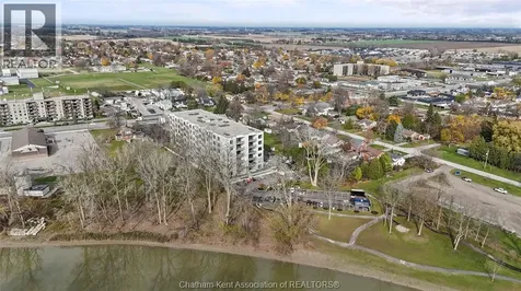 364 Grand Avenue East Chatham ON N7L 1W6