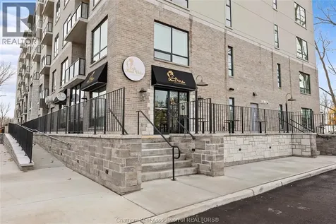 364 Grand Avenue East Chatham ON N7L 1W6