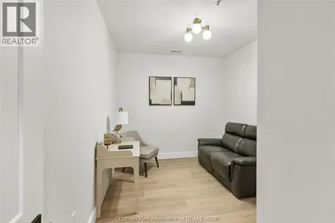 364 Grand Avenue East Chatham ON N7L 1W6