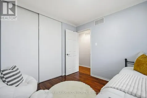 125 Castle Glen Crescent Ottawa ON K2L 4G9