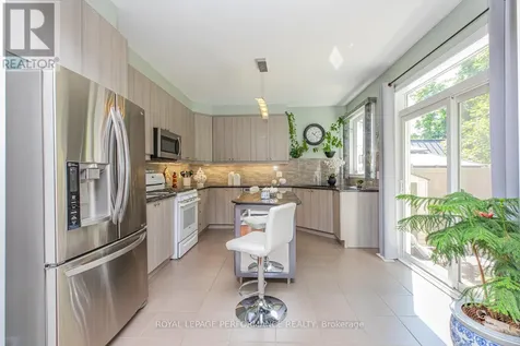 30 Summitview Drive Ottawa ON K2M 2V9