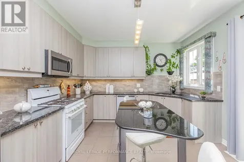 30 Summitview Drive Ottawa ON K2M 2V9