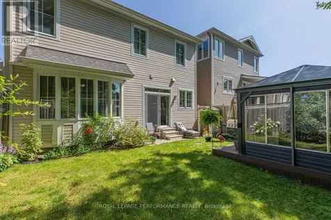 30 Summitview Drive Ottawa ON K2M 2V9