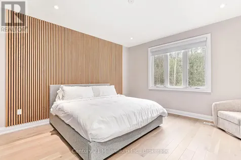 82 Goldie Court Blue Mountains ON N0H 1J0