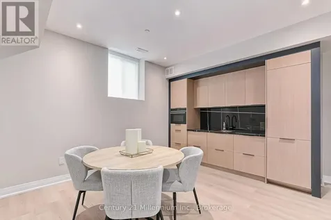 82 Goldie Court Blue Mountains ON N0H 1J0