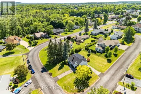 150 Stevenson Crescent Renfrew ON K7V 1J4