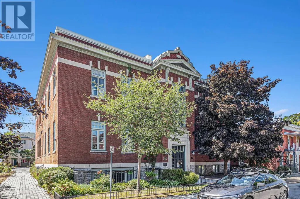 24 Springfield Road Ottawa ON K1M 1C9