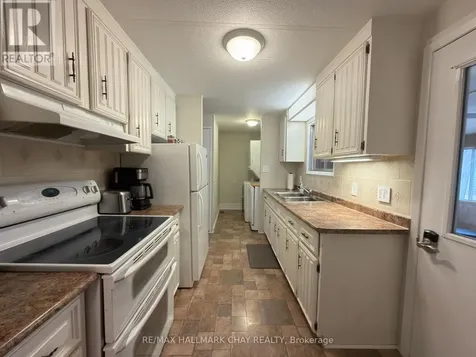 13 Carruthers Street North Wasaga Beach ON L9Z 1K2