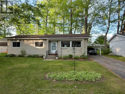 13 Carruthers Street North Wasaga Beach ON L9Z 1K2
