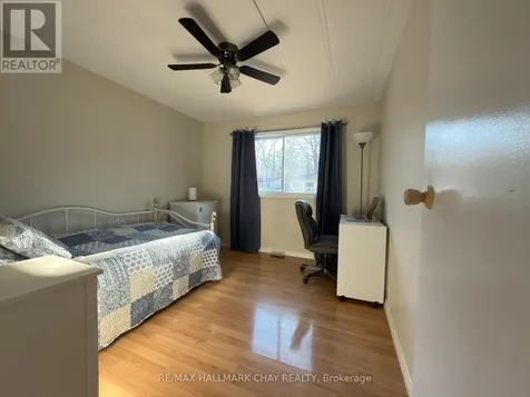 13 Carruthers Street North Wasaga Beach ON L9Z 1K2