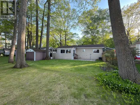 13 Carruthers Street North Wasaga Beach ON L9Z 1K2