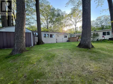 13 Carruthers Street North Wasaga Beach ON L9Z 1K2