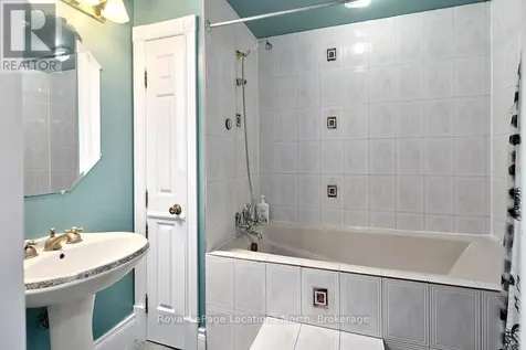 252 Swiss Meadows Boulevard Blue Mountains ON N0H 2E0