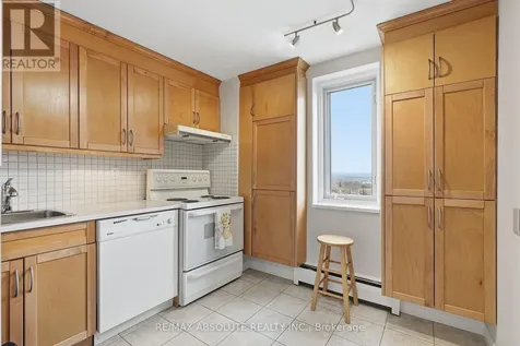 915 Elmsmere Road Ottawa ON K1J 8H8