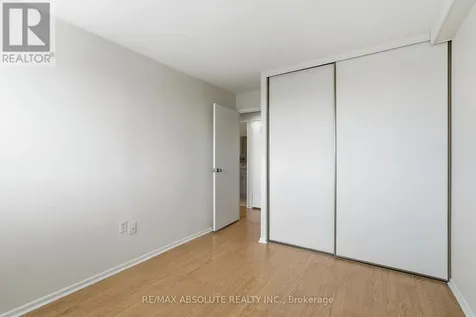 915 Elmsmere Road Ottawa ON K1J 8H8