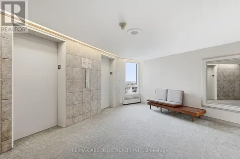 915 Elmsmere Road Ottawa ON K1J 8H8