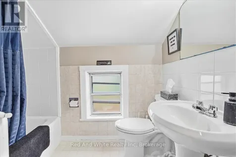 31 Bingeman Street Kitchener ON N2H 2R7
