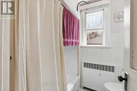 31 Bingeman Street Kitchener ON N2H 2R7