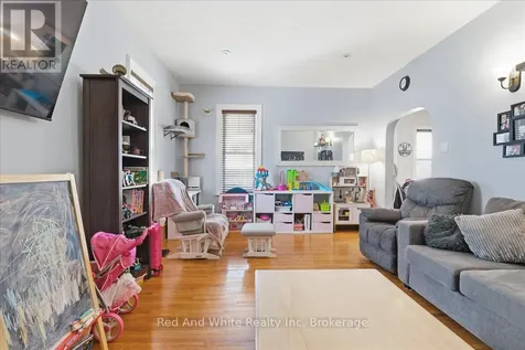 31 Bingeman Street Kitchener ON N2H 2R7