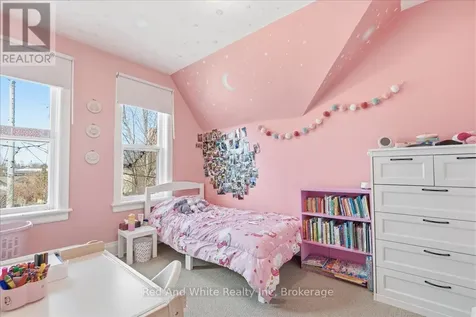 31 Bingeman Street Kitchener ON N2H 2R7
