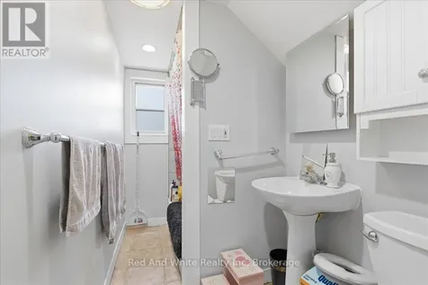 31 Bingeman Street Kitchener ON N2H 2R7