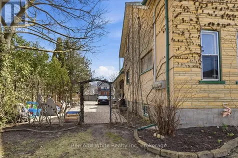 31 Bingeman Street Kitchener ON N2H 2R7